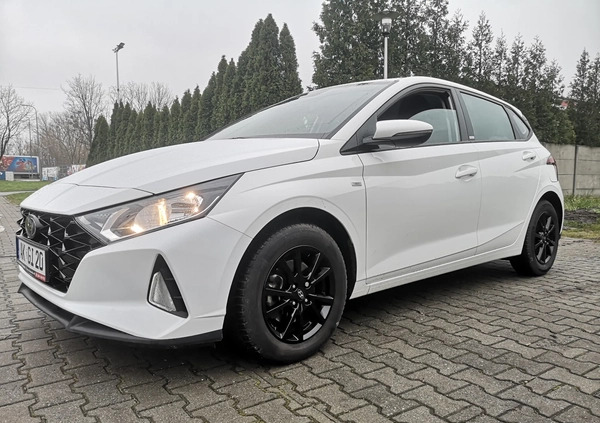 Hyundai i20 cena 67700 przebieg: 33000, rok produkcji 2021 z Śmigiel małe 301